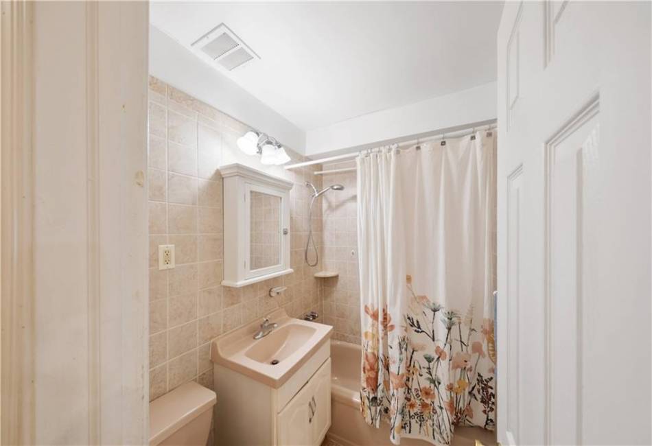 150 Beach 123rd Street, Rockaway Park, New York 11694, 2 Bedrooms Bedrooms, ,2 BathroomsBathrooms,Residential,For Sale,Beach 123rd,487672