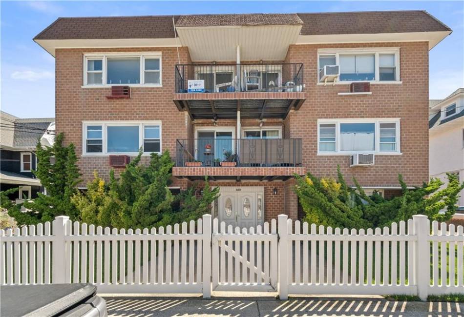 150 Beach 123rd Street, Rockaway Park, New York 11694, 2 Bedrooms Bedrooms, ,2 BathroomsBathrooms,Residential,For Sale,Beach 123rd,487672