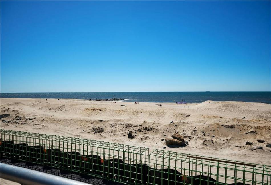 150 Beach 123rd Street, Rockaway Park, New York 11694, 2 Bedrooms Bedrooms, ,2 BathroomsBathrooms,Residential,For Sale,Beach 123rd,487672