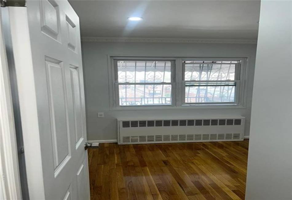 10220 Avenue K, Brooklyn, New York 11236, 3 Bedrooms Bedrooms, ,1 BathroomBathrooms,Rental,For Sale,Avenue K,487682