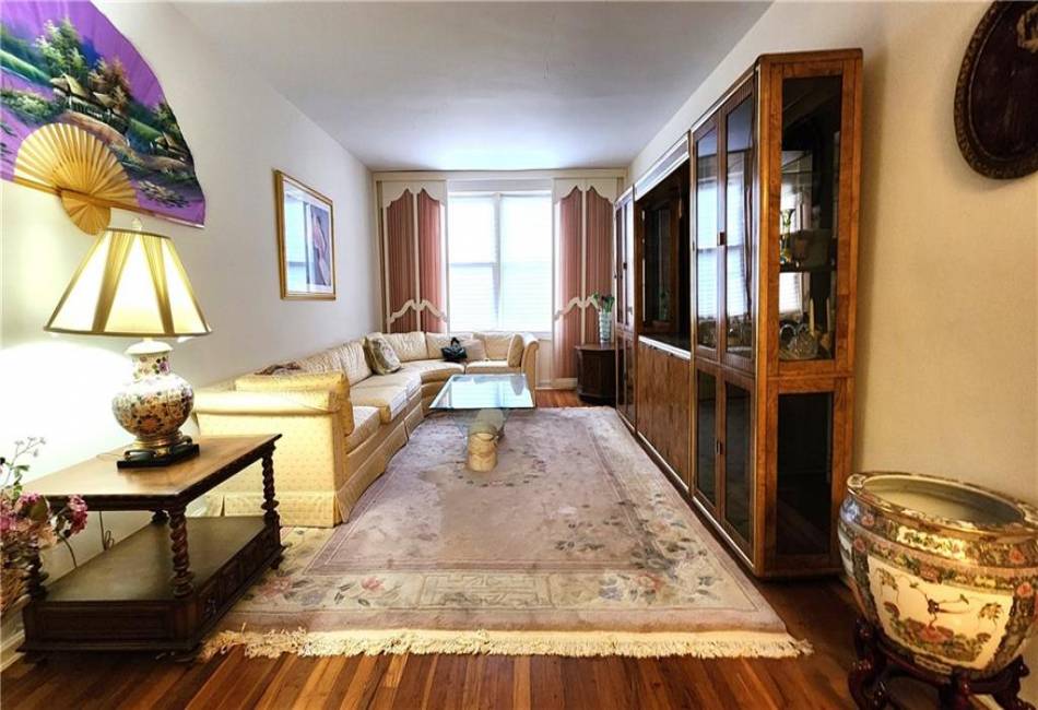 2555 Batchelder Street, Brooklyn, New York 11235, 3 Bedrooms Bedrooms, ,1 BathroomBathrooms,Residential,For Sale,Batchelder,487653