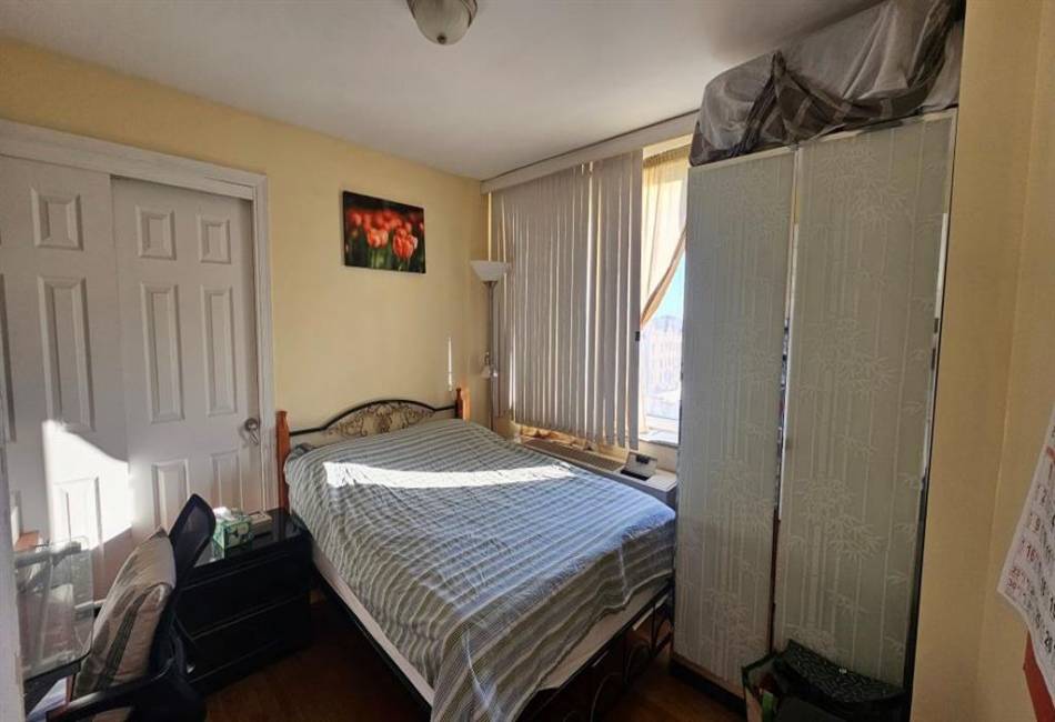 6422 Bay Parkway, Brooklyn, New York 11204, 3 Bedrooms Bedrooms, ,2 BathroomsBathrooms,Residential,For Sale,Bay,487693