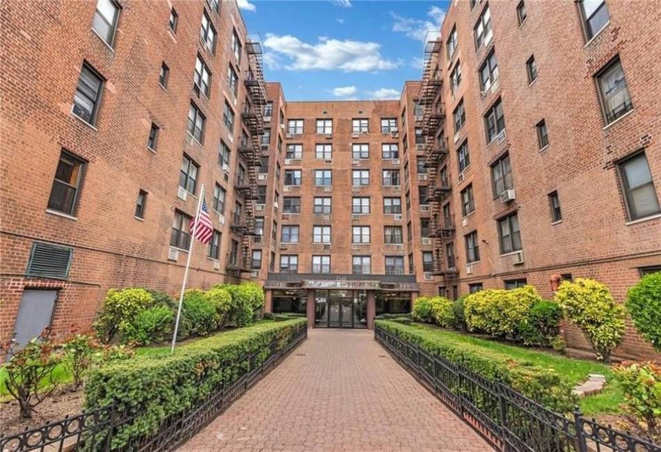 1237 Avenue Z, Brooklyn, New York 11235, 2 Bedrooms Bedrooms, ,1 BathroomBathrooms,Residential,For Sale,Avenue Z,487700