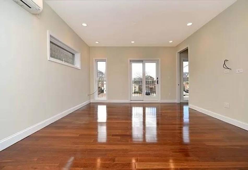 119 Norfolk Street, Brooklyn, New York 11235, 5 Bedrooms Bedrooms, ,5 BathroomsBathrooms,Residential,For Sale,Norfolk,487737