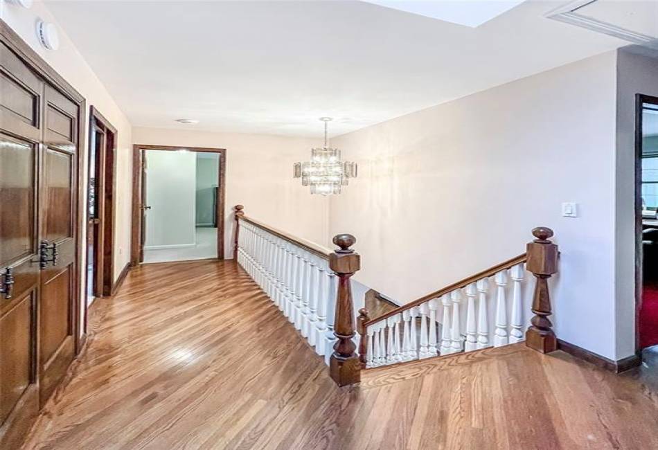 110 Wadsworth Road, Staten Island, New York 10305, 4 Bedrooms Bedrooms, ,3 BathroomsBathrooms,Residential,For Sale,Wadsworth,487736