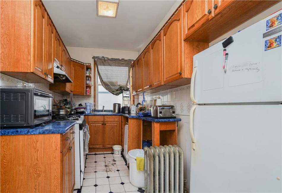 20 Brighton 4th Terrace, Brooklyn, New York 11235, 8 Bedrooms Bedrooms, ,4 BathroomsBathrooms,Residential,For Sale,Brighton 4th,487744