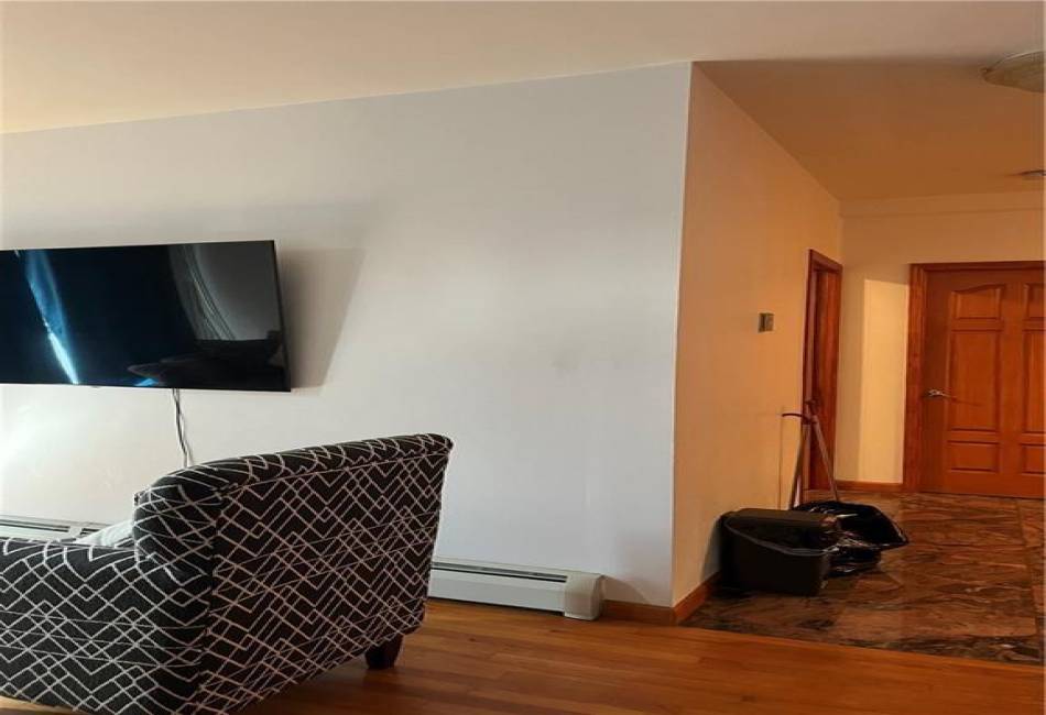 2265 7th Street, Brooklyn, New York 11223, 2 Bedrooms Bedrooms, ,1 BathroomBathrooms,Residential,For Sale,7th,487752