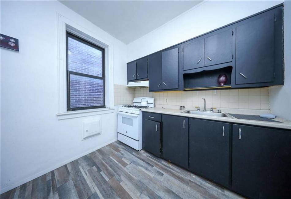 717 58th Street, Brooklyn, New York 11220, 19 Bedrooms Bedrooms, ,17 BathroomsBathrooms,Residential,For Sale,58th,487772