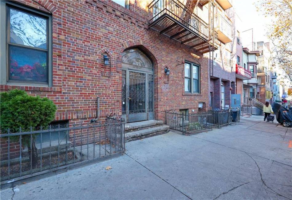 717 58th Street, Brooklyn, New York 11220, 19 Bedrooms Bedrooms, ,17 BathroomsBathrooms,Residential,For Sale,58th,487772