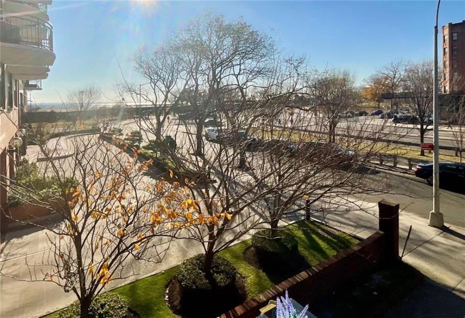 3101 Ocean Parkway, Brooklyn, New York 11235, 2 Bedrooms Bedrooms, ,2 BathroomsBathrooms,Residential,For Sale,Ocean,487785