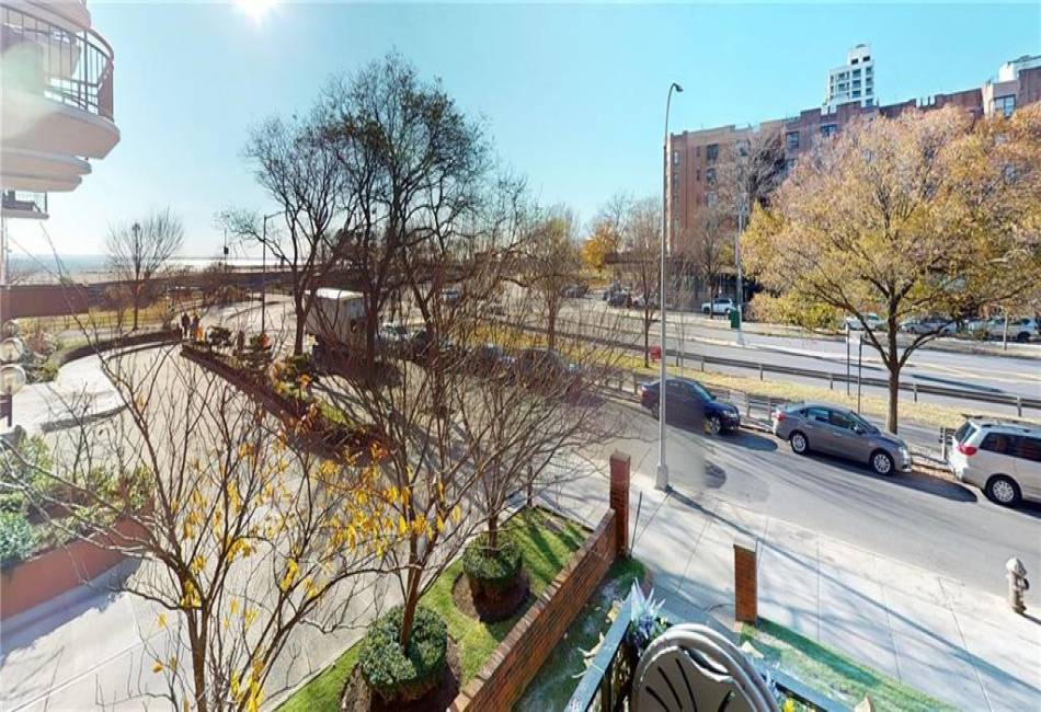 3101 Ocean Parkway, Brooklyn, New York 11235, 2 Bedrooms Bedrooms, ,2 BathroomsBathrooms,Residential,For Sale,Ocean,487785