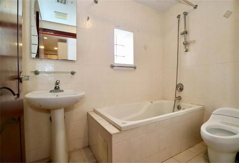 1812 Quentin Road, Brooklyn, New York 11229, 2 Bedrooms Bedrooms, ,2 BathroomsBathrooms,Residential,For Sale,Quentin,487806