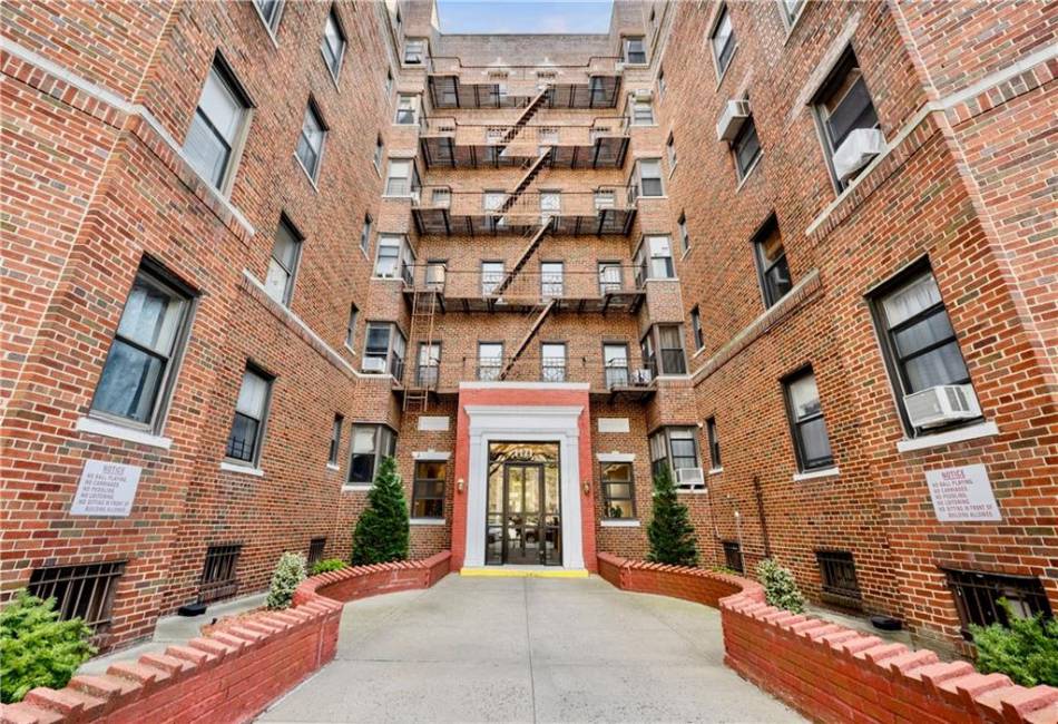 1171 Ocean Parkway, Brooklyn, New York 11230, 1 Bedroom Bedrooms, ,1 BathroomBathrooms,Residential,For Sale,Ocean,487826