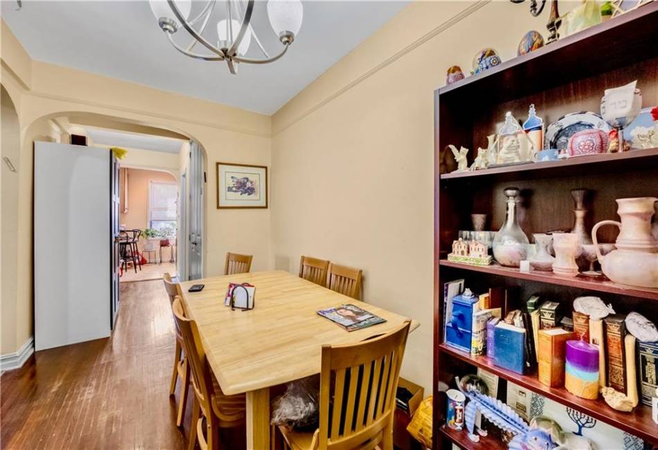 1171 Ocean Parkway, Brooklyn, New York 11230, 1 Bedroom Bedrooms, ,1 BathroomBathrooms,Residential,For Sale,Ocean,487826