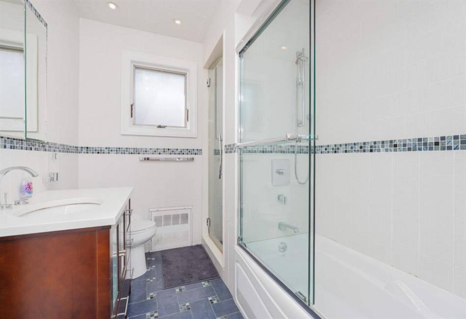 2315 West Street, Brooklyn, New York 11223, 3 Bedrooms Bedrooms, ,3 BathroomsBathrooms,Residential,For Sale,West,487829