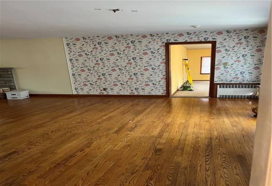 2 Hillside Terrace, Suffern, New York 10901, 4 Bedrooms Bedrooms, ,3 BathroomsBathrooms,Residential,For Sale,Hillside,487874
