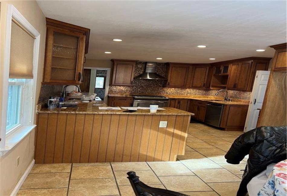 2 Hillside Terrace, Suffern, New York 10901, 4 Bedrooms Bedrooms, ,3 BathroomsBathrooms,Residential,For Sale,Hillside,487874