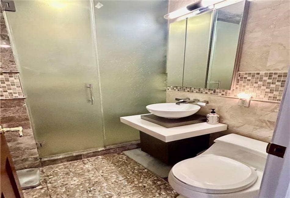 1213 Avenue Z, Brooklyn, New York 11235, 2 Bedrooms Bedrooms, ,1 BathroomBathrooms,Residential,For Sale,Avenue Z,486967