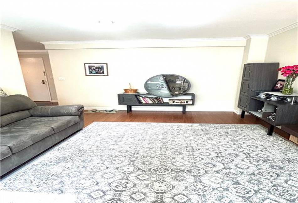 1213 Avenue Z, Brooklyn, New York 11235, 2 Bedrooms Bedrooms, ,1 BathroomBathrooms,Residential,For Sale,Avenue Z,486967