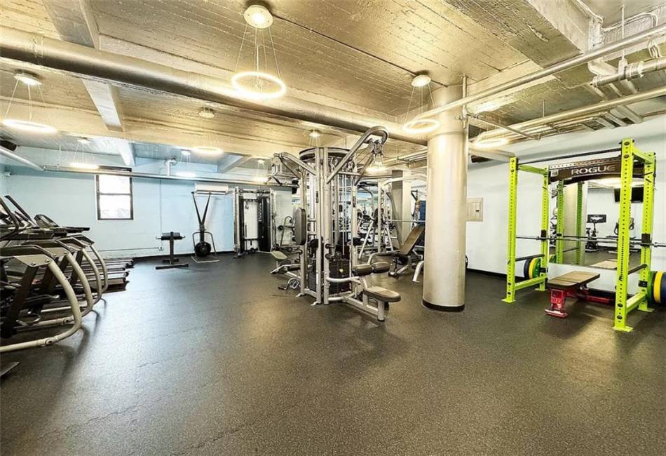 1213 Avenue Z, Brooklyn, New York 11235, 2 Bedrooms Bedrooms, ,1 BathroomBathrooms,Residential,For Sale,Avenue Z,486967