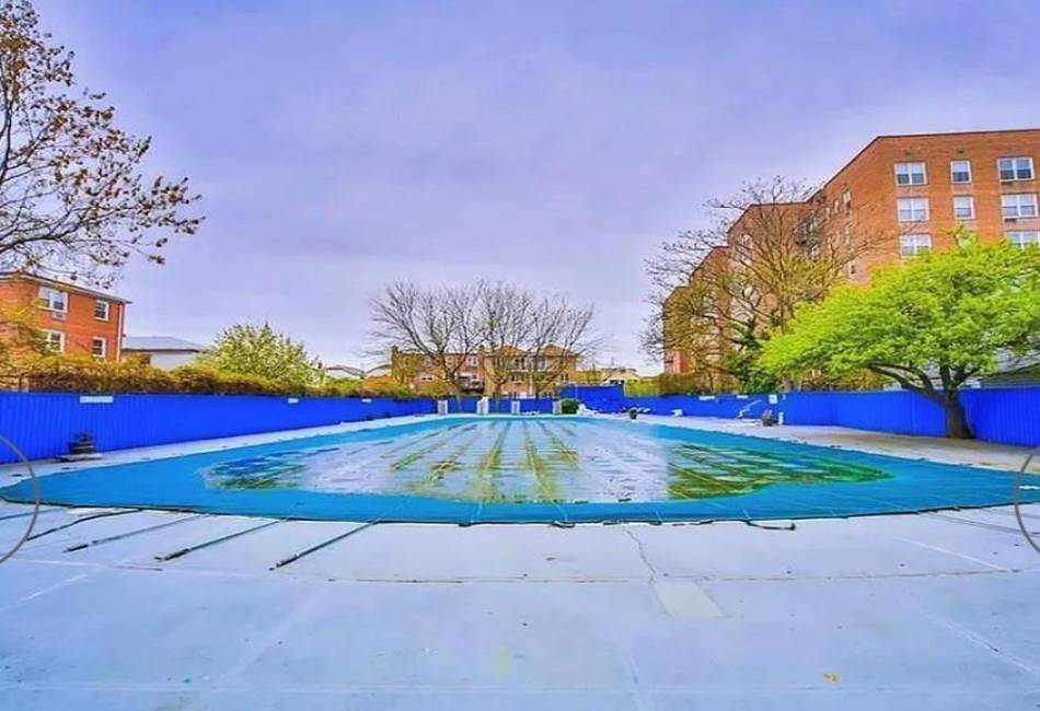 1213 Avenue Z, Brooklyn, New York 11235, 2 Bedrooms Bedrooms, ,1 BathroomBathrooms,Residential,For Sale,Avenue Z,486967