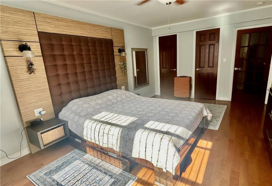 1213 Avenue Z, Brooklyn, New York 11235, 2 Bedrooms Bedrooms, ,1 BathroomBathrooms,Residential,For Sale,Avenue Z,486967