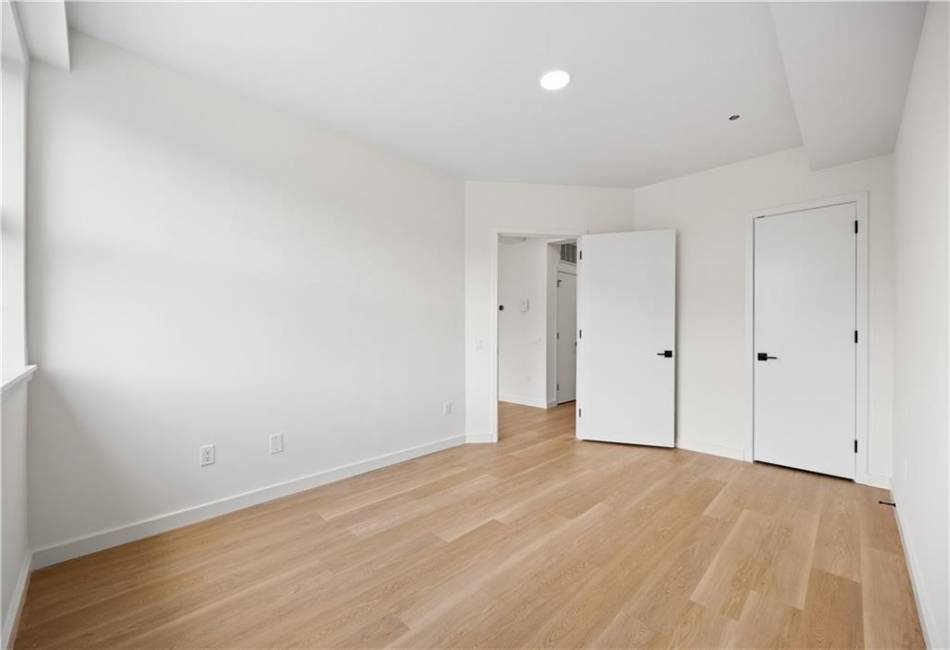 3144 Emmons Avenue, Brooklyn, New York 11235, 1 Bedroom Bedrooms, ,1 BathroomBathrooms,Residential,For Sale,Emmons,487855