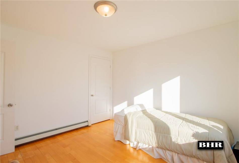 3360 Shore Parkway, Brooklyn, New York 11235, 2 Bedrooms Bedrooms, ,2 BathroomsBathrooms,Residential,For Sale,Shore,487816