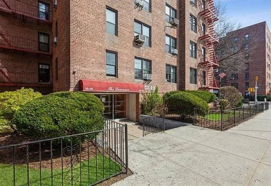 3345 94th Street, Jackson Heights, New York 11372, 2 Bedrooms Bedrooms, ,1.5 BathroomsBathrooms,Residential,For Sale,94th,487886