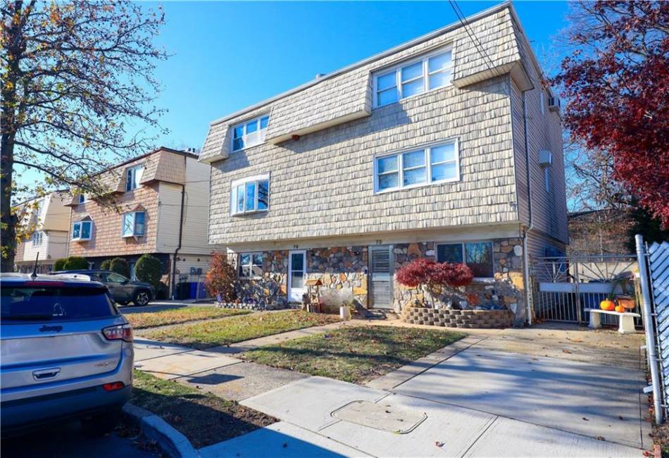 75 Zoe Street, Staten Island, New York 10305, 4 Bedrooms Bedrooms, ,3 BathroomsBathrooms,Residential,For Sale,Zoe,487898