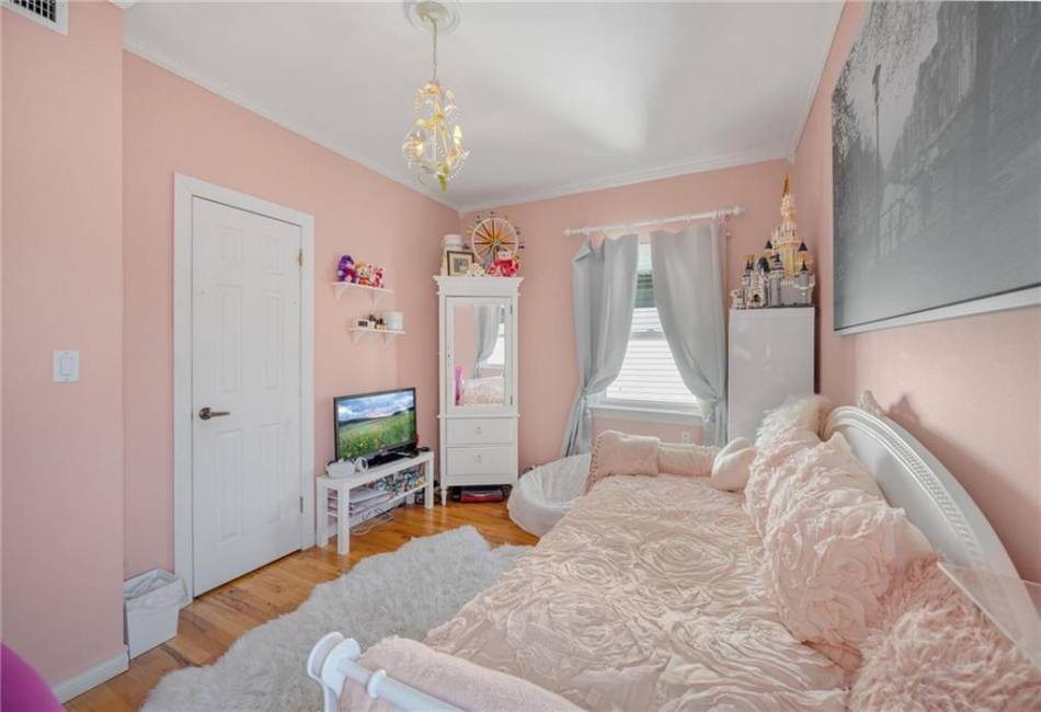 2116 Voorhies Avenue, Brooklyn, New York 11235, 6 Bedrooms Bedrooms, ,3.5 BathroomsBathrooms,Residential,For Sale,Voorhies,487899