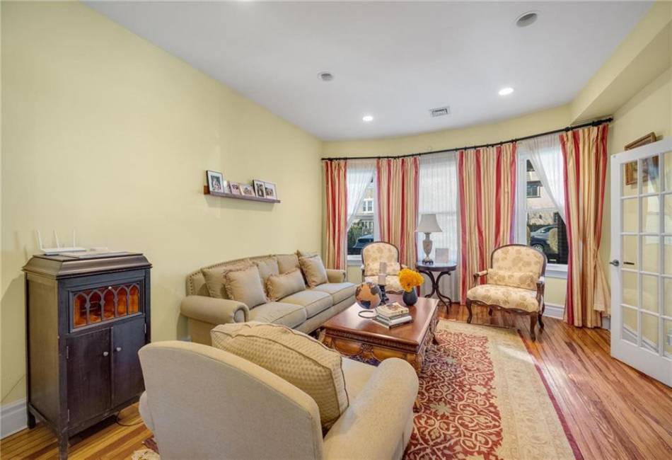 2116 Voorhies Avenue, Brooklyn, New York 11235, 6 Bedrooms Bedrooms, ,3.5 BathroomsBathrooms,Residential,For Sale,Voorhies,487899