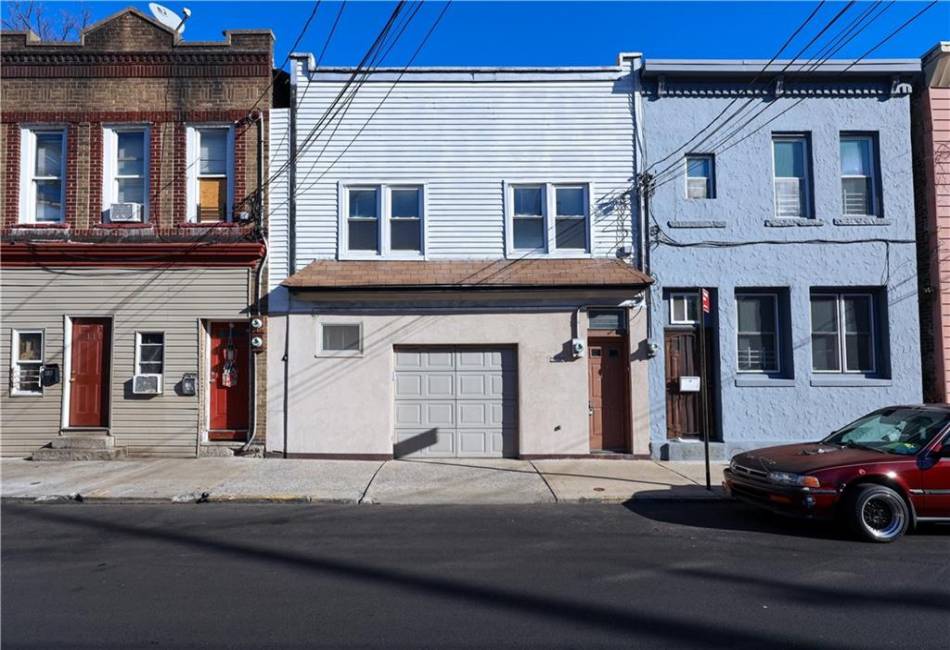 113 Van Pelt Avenue, Staten Island, New York 10303, 5 Bedrooms Bedrooms, ,2 BathroomsBathrooms,Residential,For Sale,Van Pelt,487582