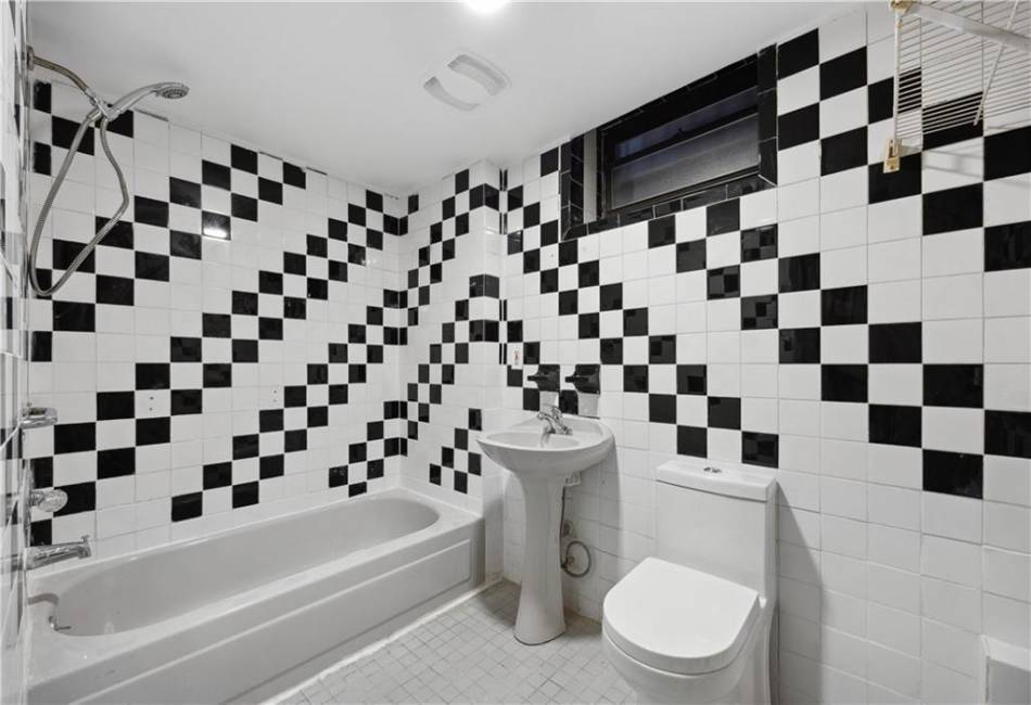 1339 63rd Street, Brooklyn, New York 11219, 5 Bedrooms Bedrooms, ,3 BathroomsBathrooms,Residential,For Sale,63rd,487912