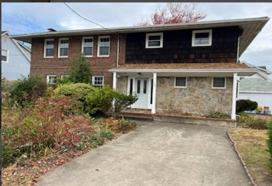 319 Clarke Avenue, Staten Island, New York 10306, 5 Bedrooms Bedrooms, ,3 BathroomsBathrooms,Residential,For Sale,Clarke,487952