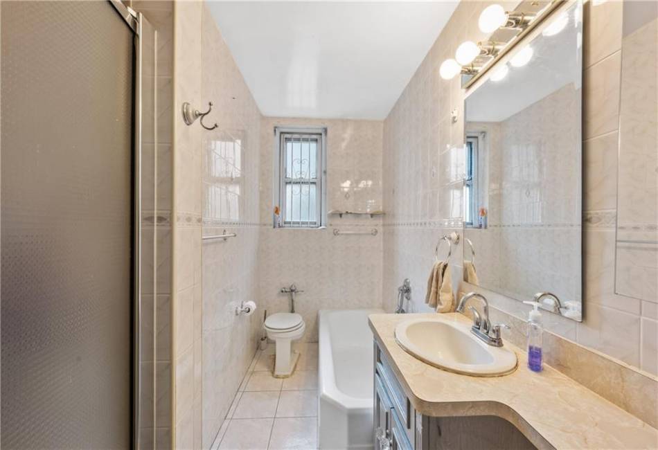 1500 Ocean Parkway, Brooklyn, New York 11230, 2 Bedrooms Bedrooms, ,1 BathroomBathrooms,Residential,For Sale,Ocean,487749