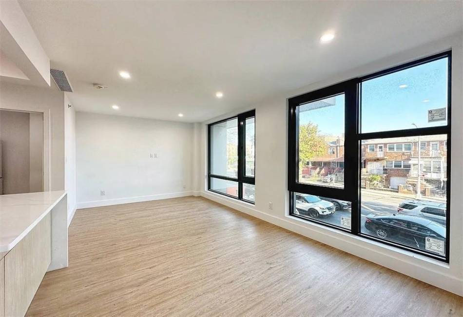 8800 Bay Parkway, Brooklyn, New York 11204, 2 Bedrooms Bedrooms, ,2 BathroomsBathrooms,Residential,For Sale,Bay,487972