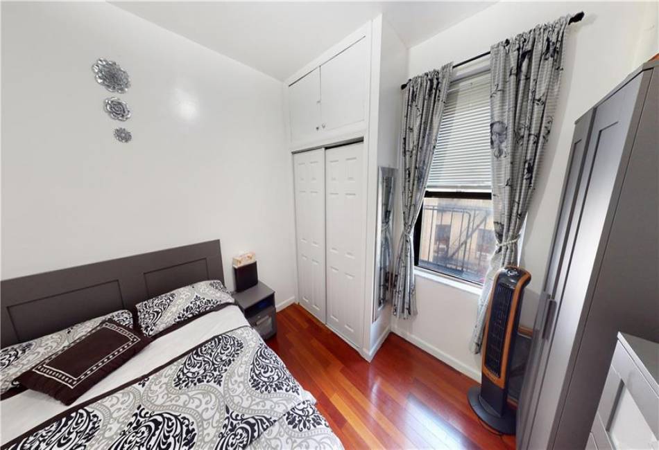 2158 35th Street, Astoria, New York 11105, 2 Bedrooms Bedrooms, ,1 BathroomBathrooms,Residential,For Sale,35th,487970