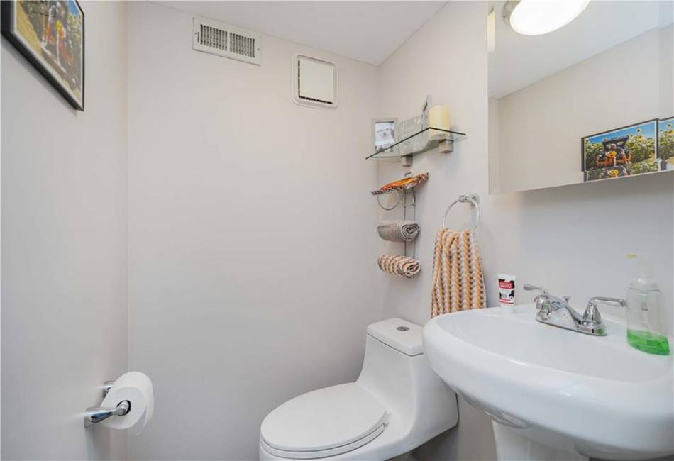 295 Richmond Hill Road, Staten Island, New York 10314, 3 Bedrooms Bedrooms, ,3 BathroomsBathrooms,Residential,For Sale,Richmond Hill,487983