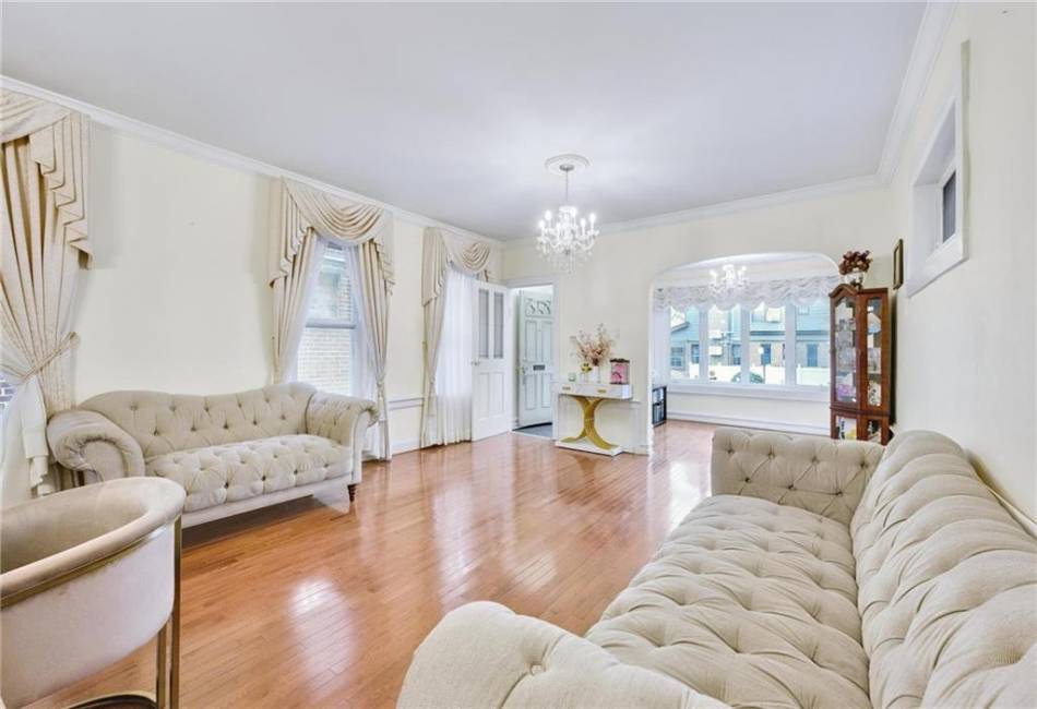 1391 East 29th Street, Brooklyn, New York 11210, 3 Bedrooms Bedrooms, ,3 BathroomsBathrooms,Residential,For Sale,East 29th,487849