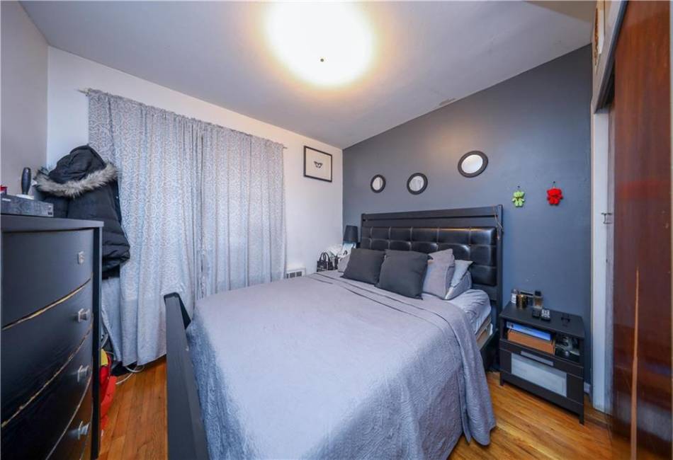 2141 24th Street, Brooklyn, New York 11229, 7 Bedrooms Bedrooms, ,3 BathroomsBathrooms,Residential,For Sale,24th,487969