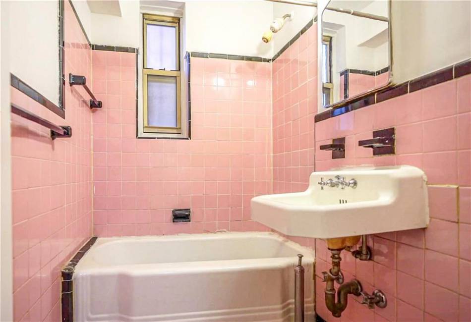 243 McDonald Avenue, Brooklyn, New York 11218, 2 Bedrooms Bedrooms, ,1 BathroomBathrooms,Residential,For Sale,McDonald,487991
