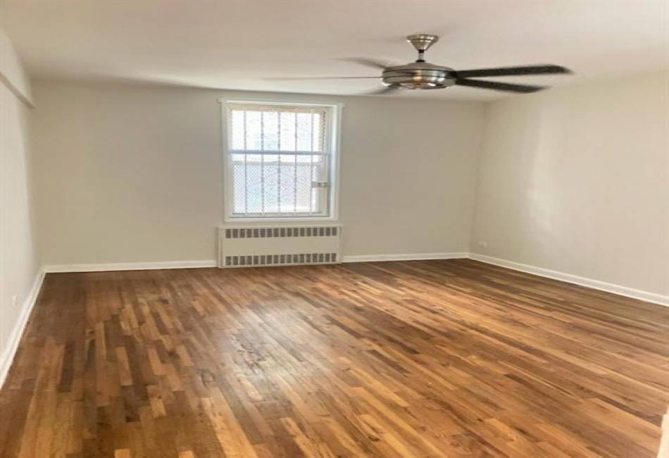 243 McDonald Avenue, Brooklyn, New York 11218, 2 Bedrooms Bedrooms, ,1 BathroomBathrooms,Residential,For Sale,McDonald,487991