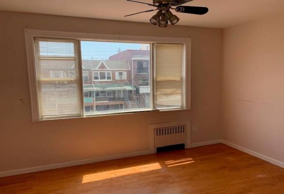 26 Bay 41st Street, Brooklyn, New York 11214, 4 Bedrooms Bedrooms, ,4 BathroomsBathrooms,Residential,For Sale,Bay 41st,488000