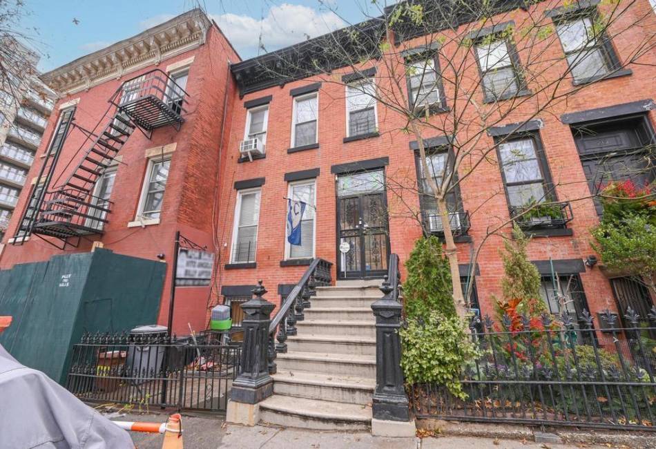 211 13th Street, Brooklyn, New York 11215, 3 Bedrooms Bedrooms, ,3 BathroomsBathrooms,Residential,For Sale,13th,487913