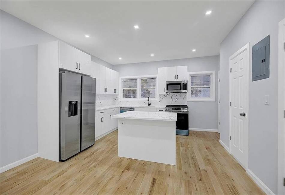 3304 Shore Parkway, Brooklyn, New York 11235, 3 Bedrooms Bedrooms, ,3 BathroomsBathrooms,Residential,For Sale,Shore,488013