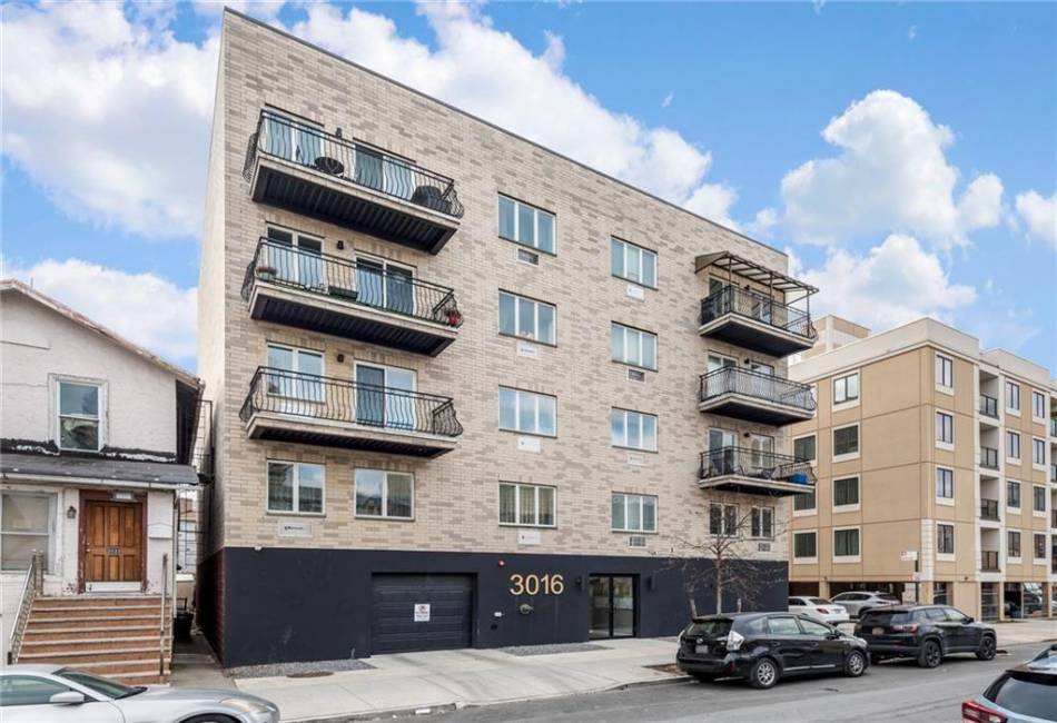 3016 Brighton 5th Street, Brooklyn, New York 11235, 1 Bedroom Bedrooms, ,1 BathroomBathrooms,Residential,For Sale,Brighton 5th,488022