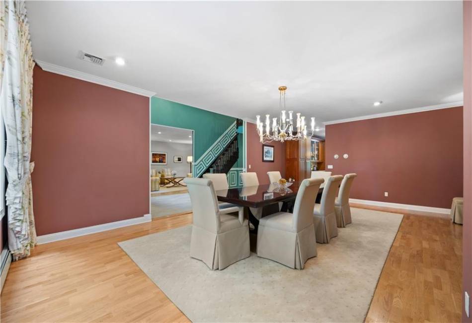 25 The Oval, Staten Island, New York 10304, 4 Bedrooms Bedrooms, ,5 BathroomsBathrooms,Residential,For Sale,The Oval,488023