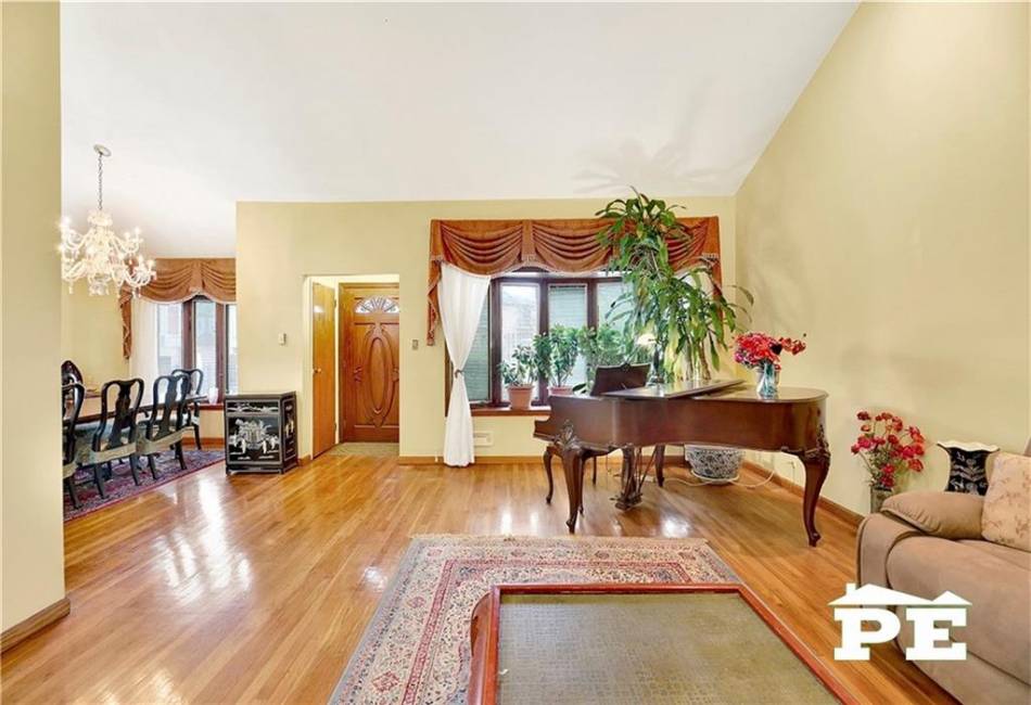 26 Gaylord Drive, Brooklyn, New York 11234, 4 Bedrooms Bedrooms, ,3 BathroomsBathrooms,Residential,For Sale,Gaylord,487927