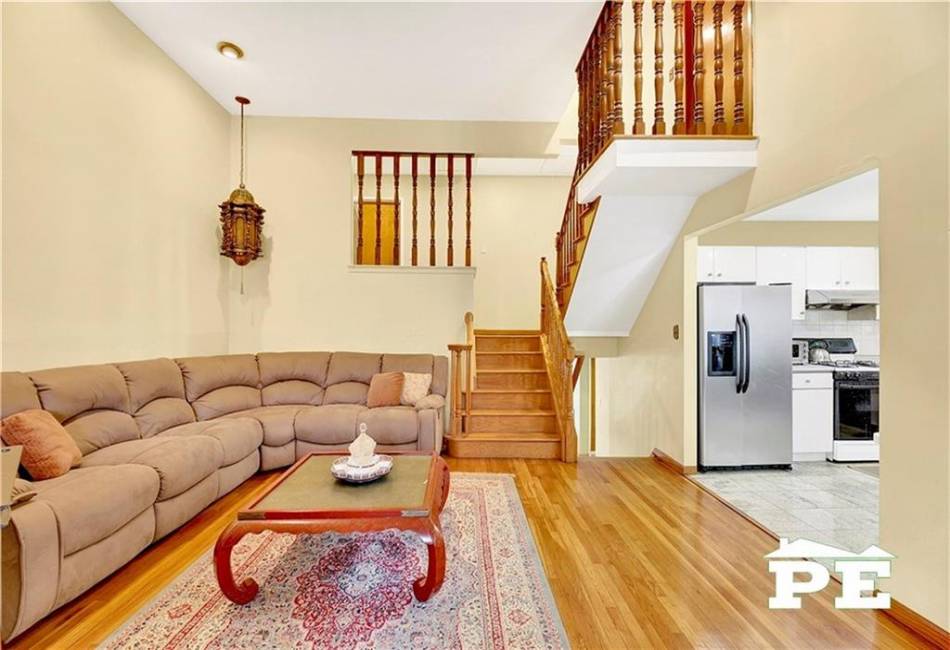 26 Gaylord Drive, Brooklyn, New York 11234, 4 Bedrooms Bedrooms, ,3 BathroomsBathrooms,Residential,For Sale,Gaylord,487927